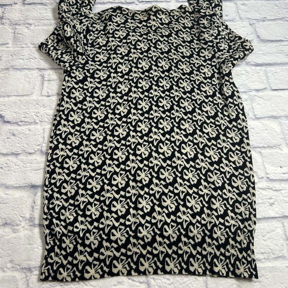 J. Crew Black and Cream Bow Knit Lightweight Sweater. 100% Wool. Coquette Girl. - Picture 5 of 6